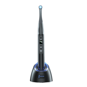 Woodpecker iLED II. Herdelampe med sterk lysintensitet, bred herdespekter og optimert lys